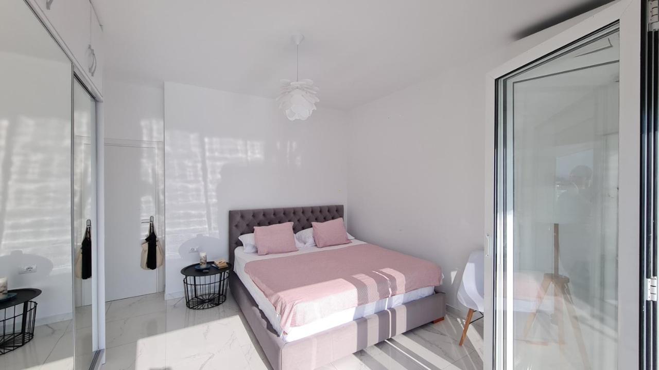 Rocknest Sea View Penthouse Apartment Sarande Luaran gambar