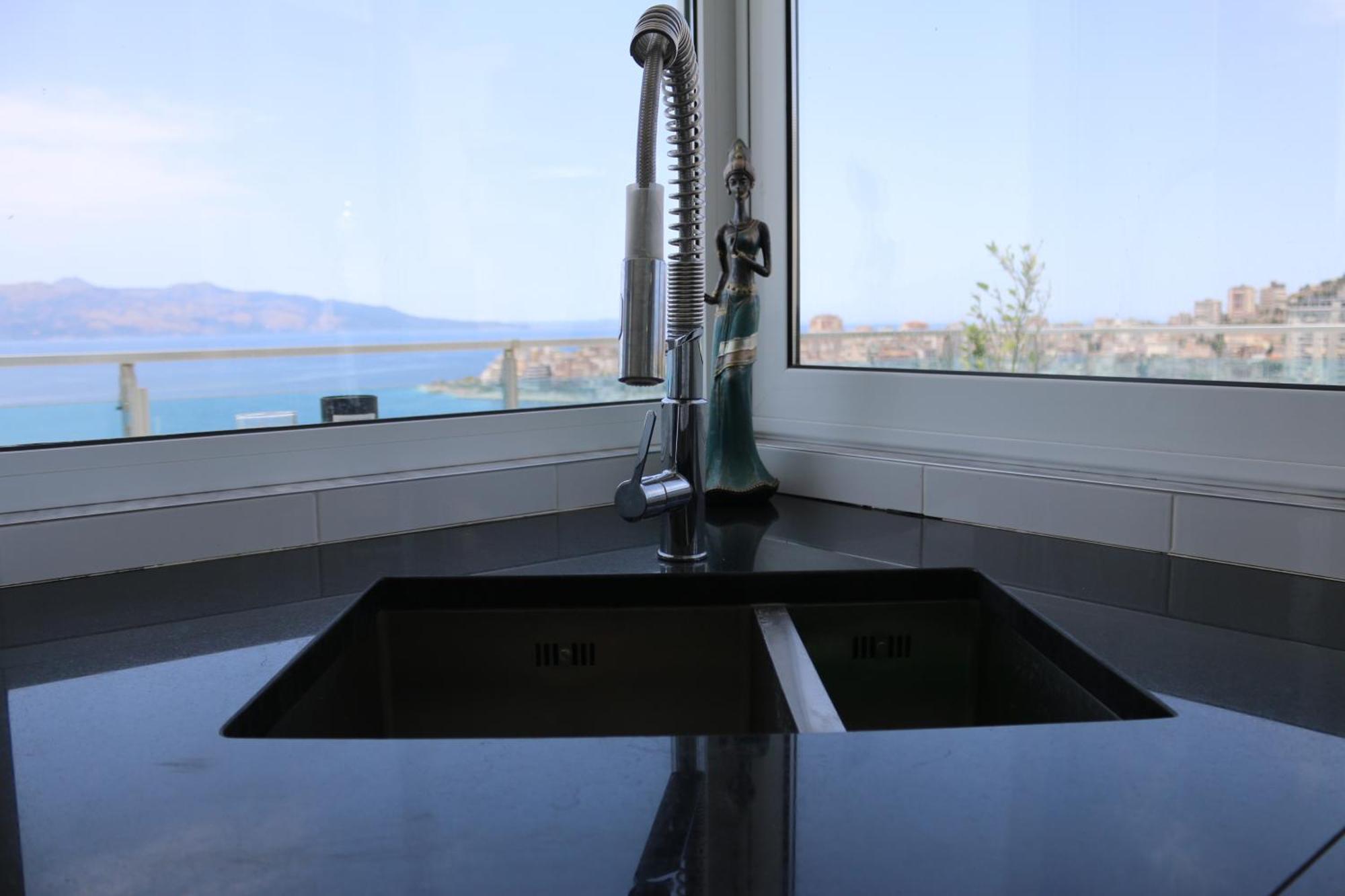 Rocknest Sea View Penthouse Apartment Sarande Luaran gambar