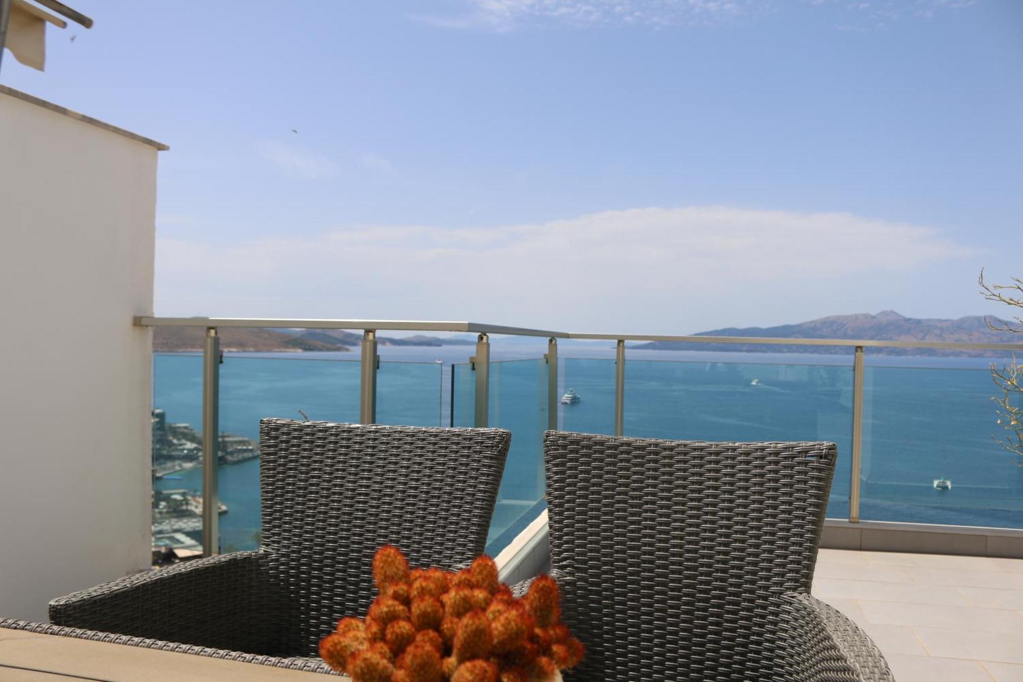 Rocknest Sea View Penthouse Apartment Sarande Luaran gambar